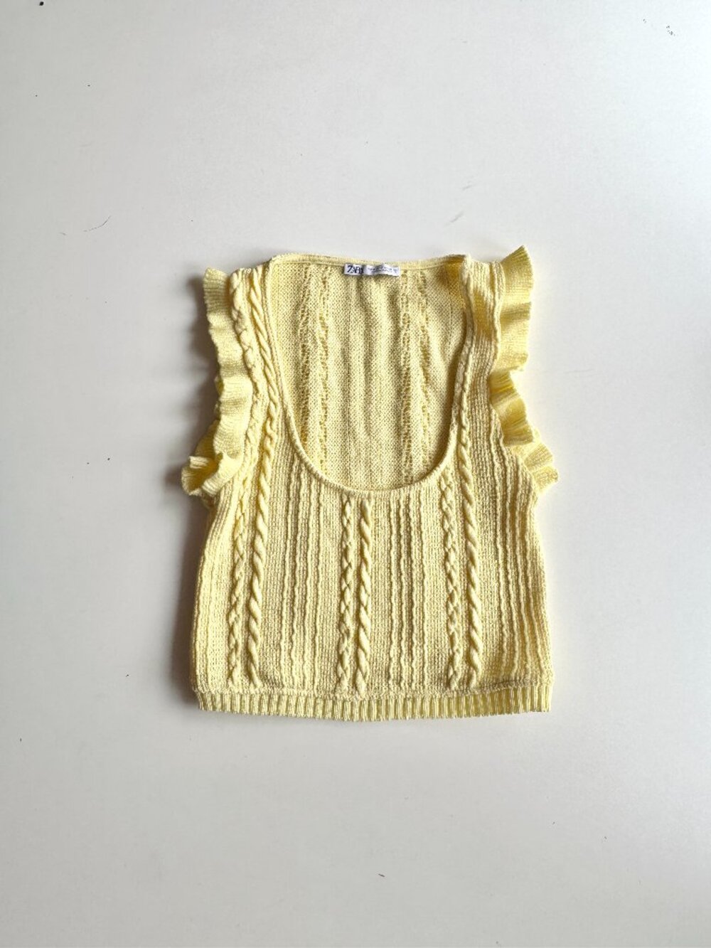 ZARA Yellow Acrylic Cable Knit Scoop Neck Ruffle Trim Sweater Tank, Size S